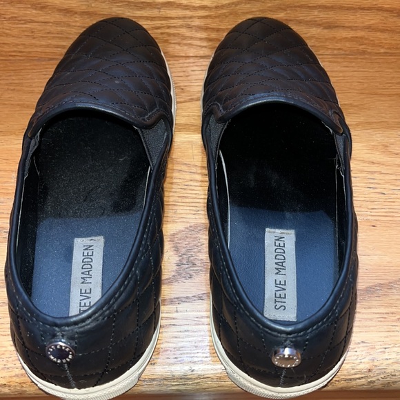 Steve Madden Ecentrcq Womens 9 Black Quilted Slip On Round Toe Sneaker Flats - Picture 5 of 9